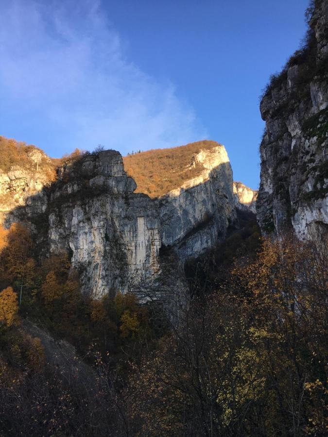 Au Pied Du Vercors Tout Est Permis La Riviere  Exterior foto